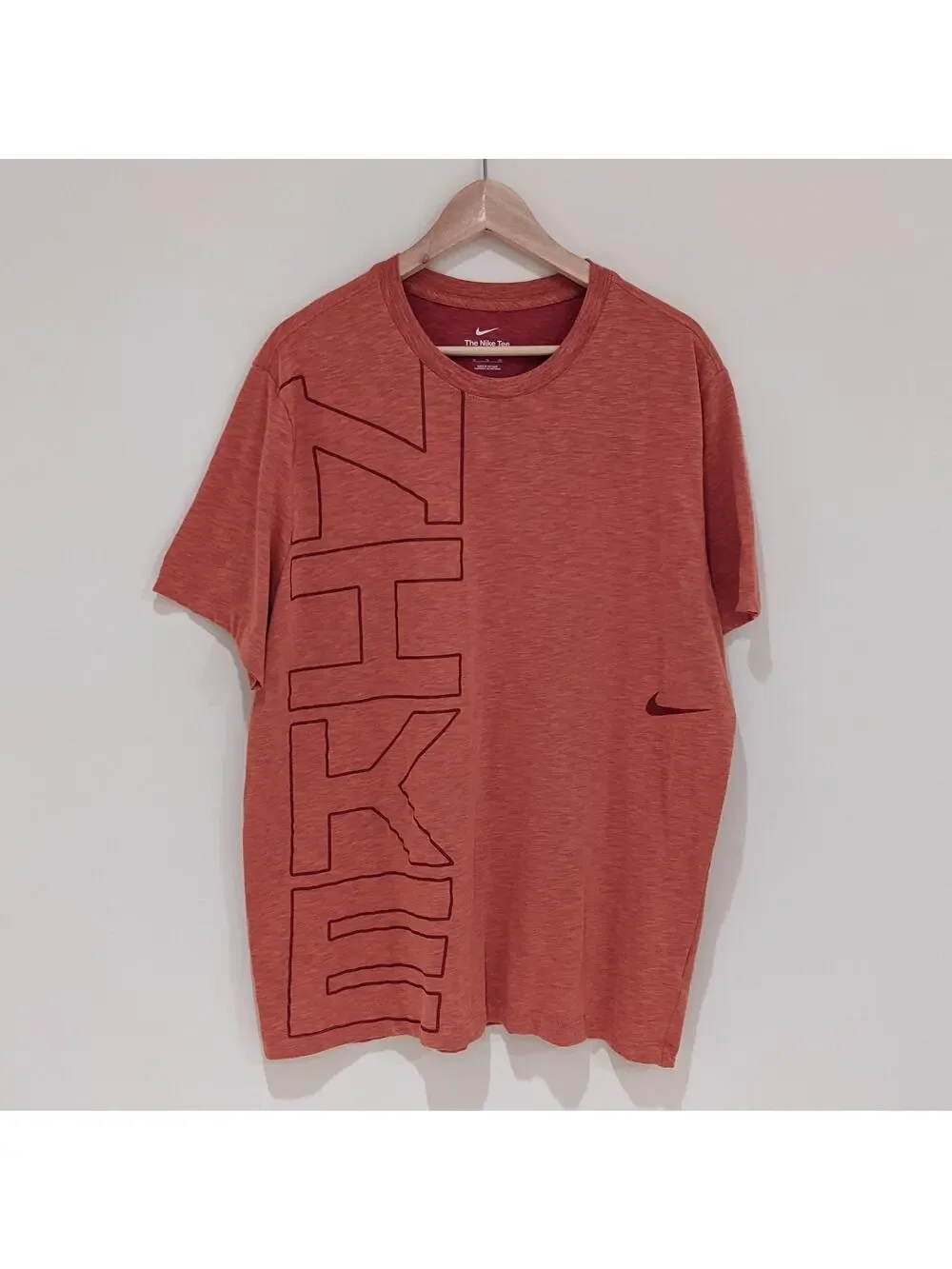 Mens Nike Dri-Fit Graphic Training Short Sleeve Tee Size XL Magic Ember